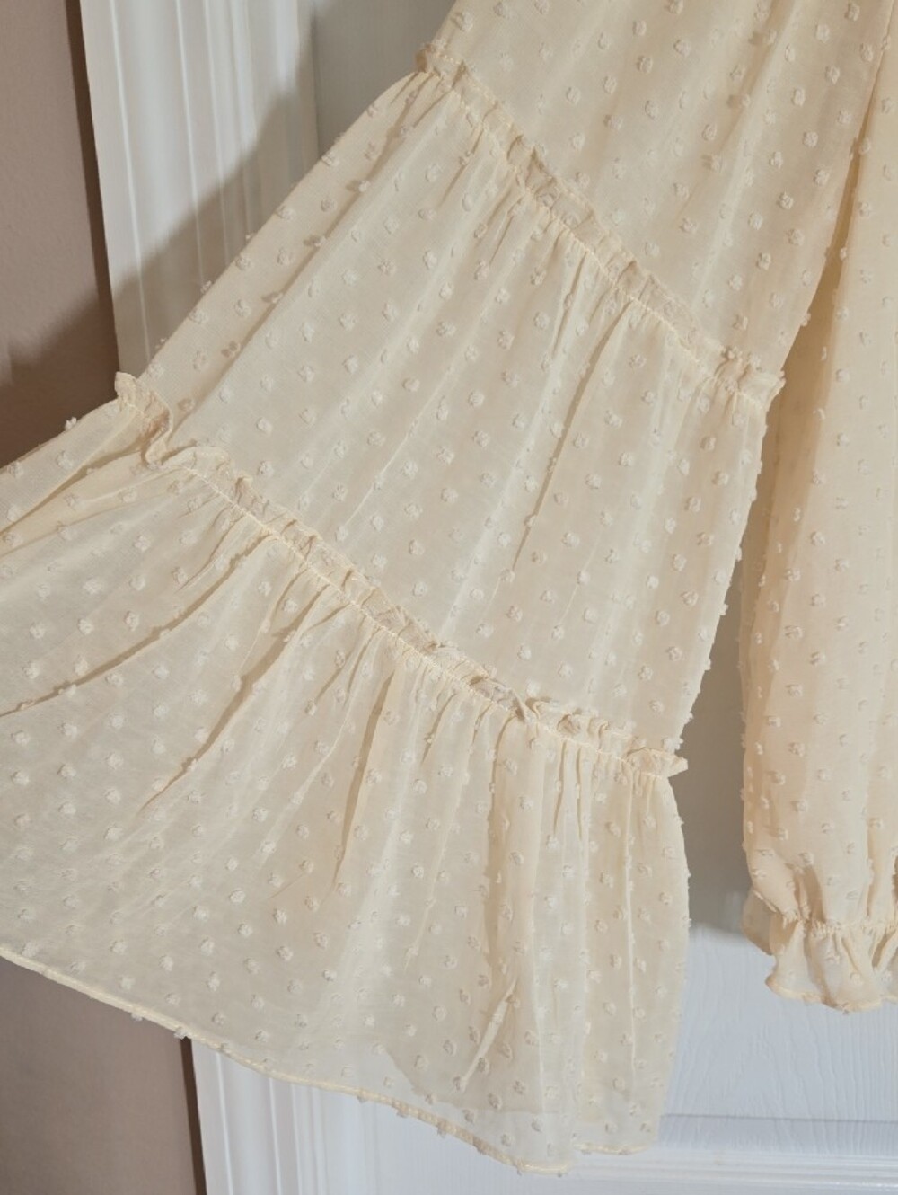 Wishlist Apparel Cream Smocked Off-Shoulder Swiss Dot Blouse Size Large - Picture 2 of 7